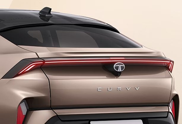 Connected LED Tail Lamps with Goodbye Animation