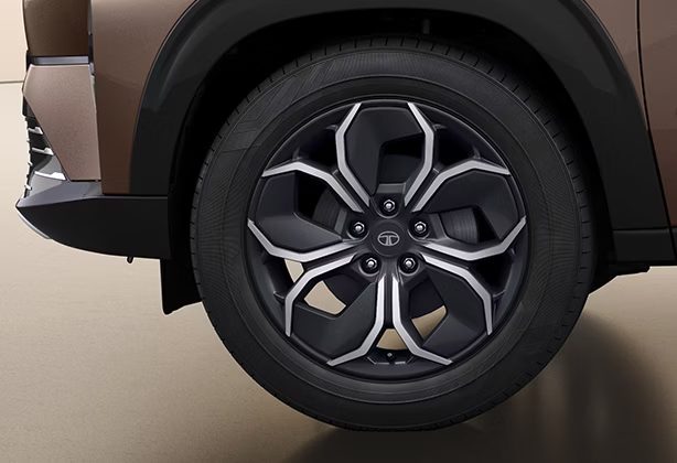 R18 Alloy Wheels with Aero Inserts