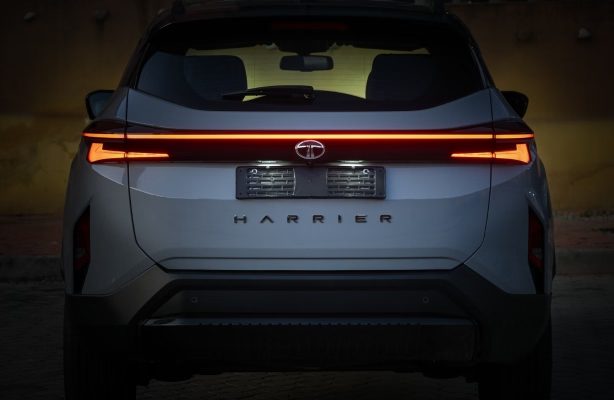 Connected LED Tail Lamps