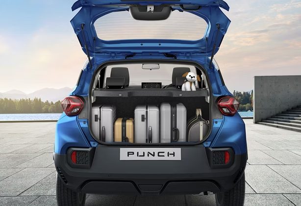 Spacious Boot (366L)